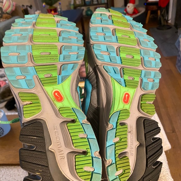Women’s Nike Athletic Shoes size 9.5 - Picture 4 of 5
